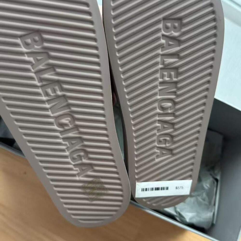 Balenciaga Monogram Slides - Picture 2 of 3